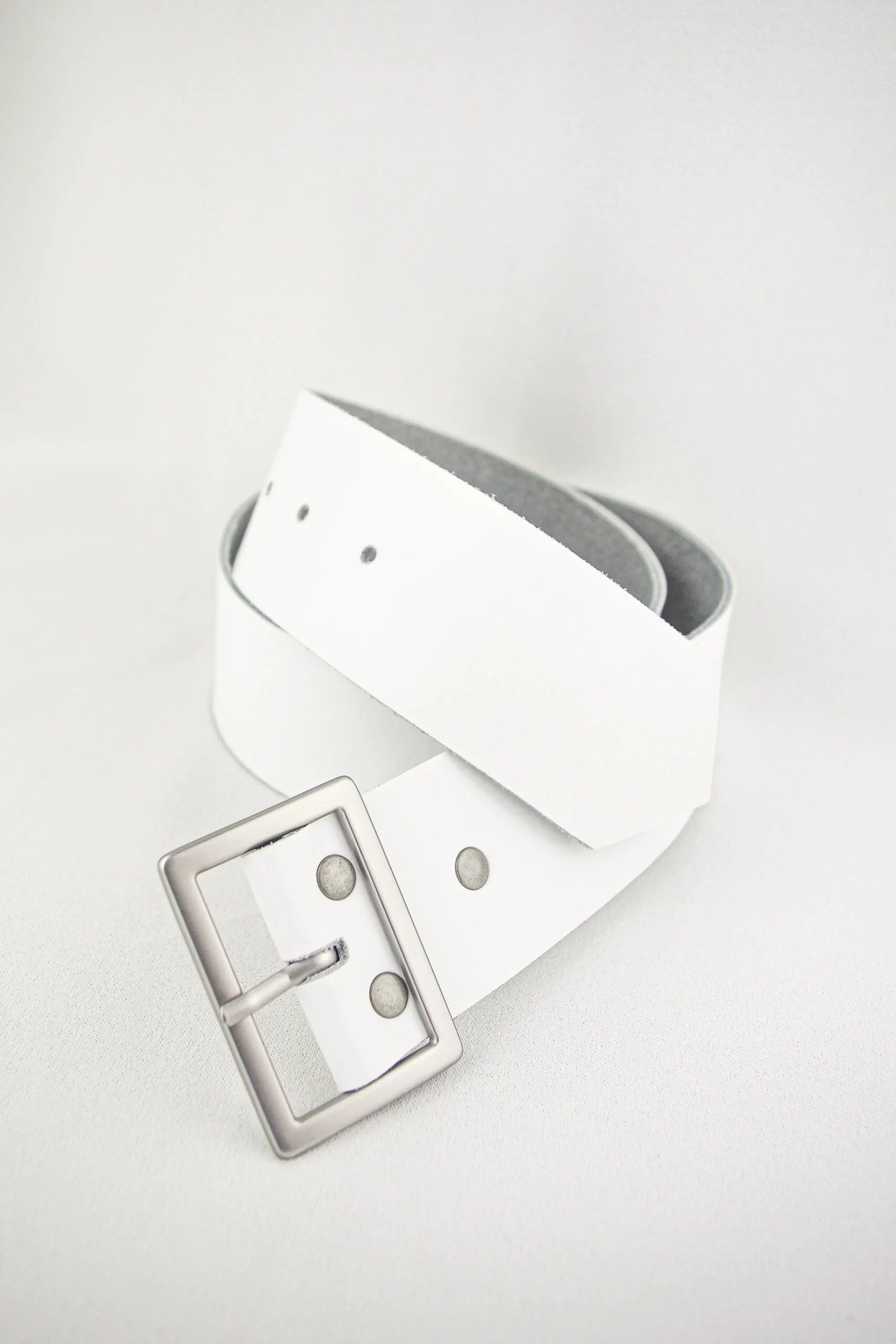 #leather belt ivory/silber